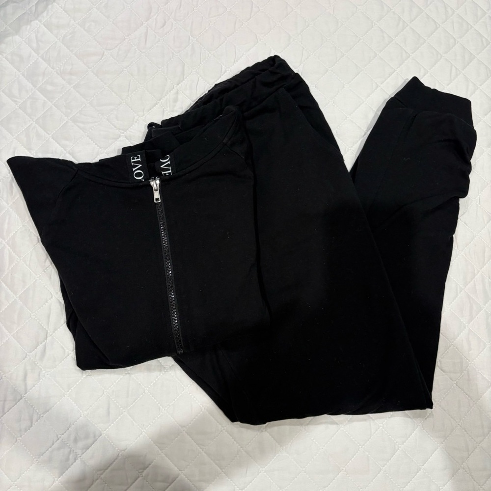 New York & Company Black hooded jacket with Joggers, women’s Size Medium